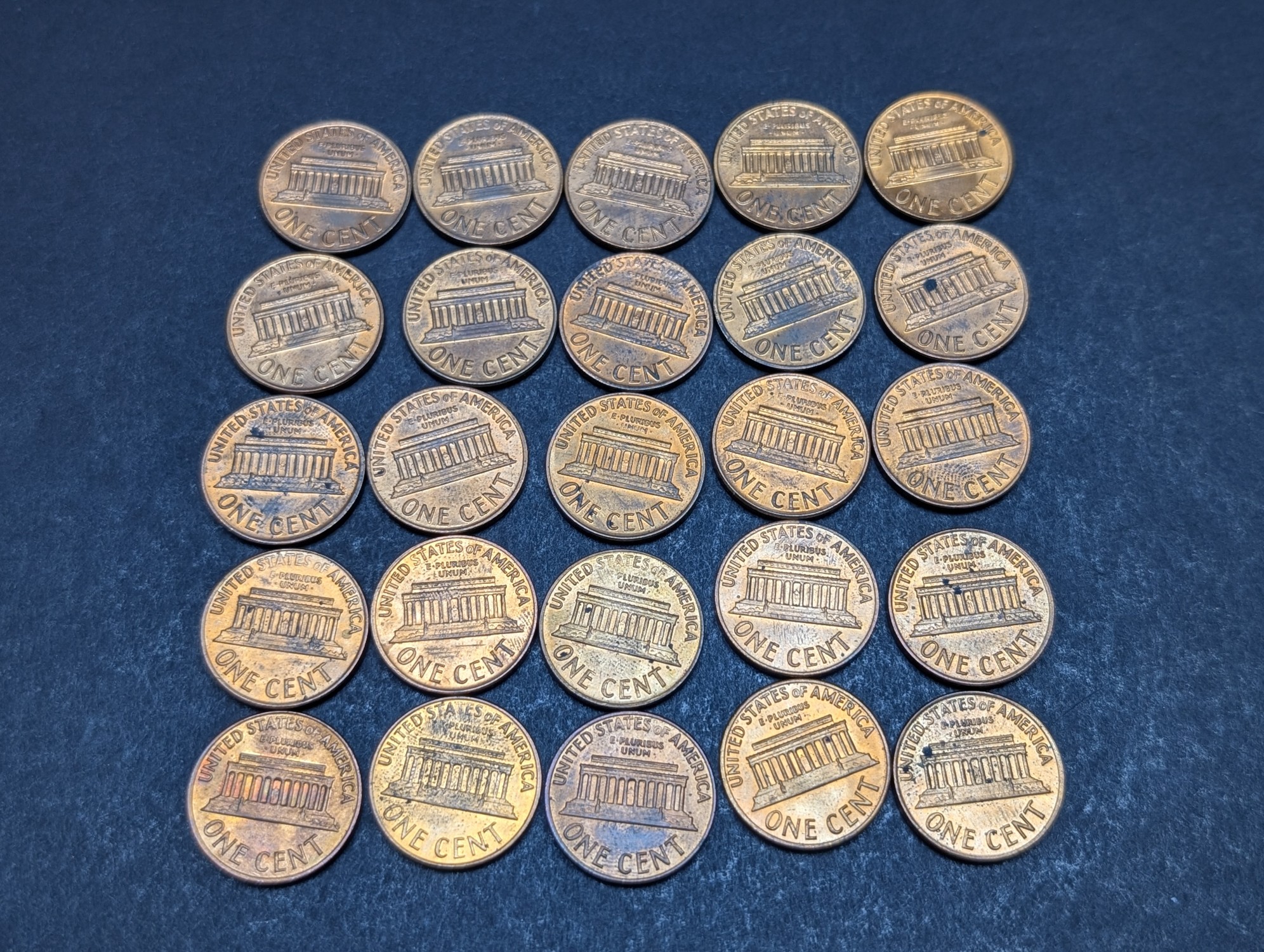(25) 1970-S Lincoln Memorial Cents - RED / High Grade