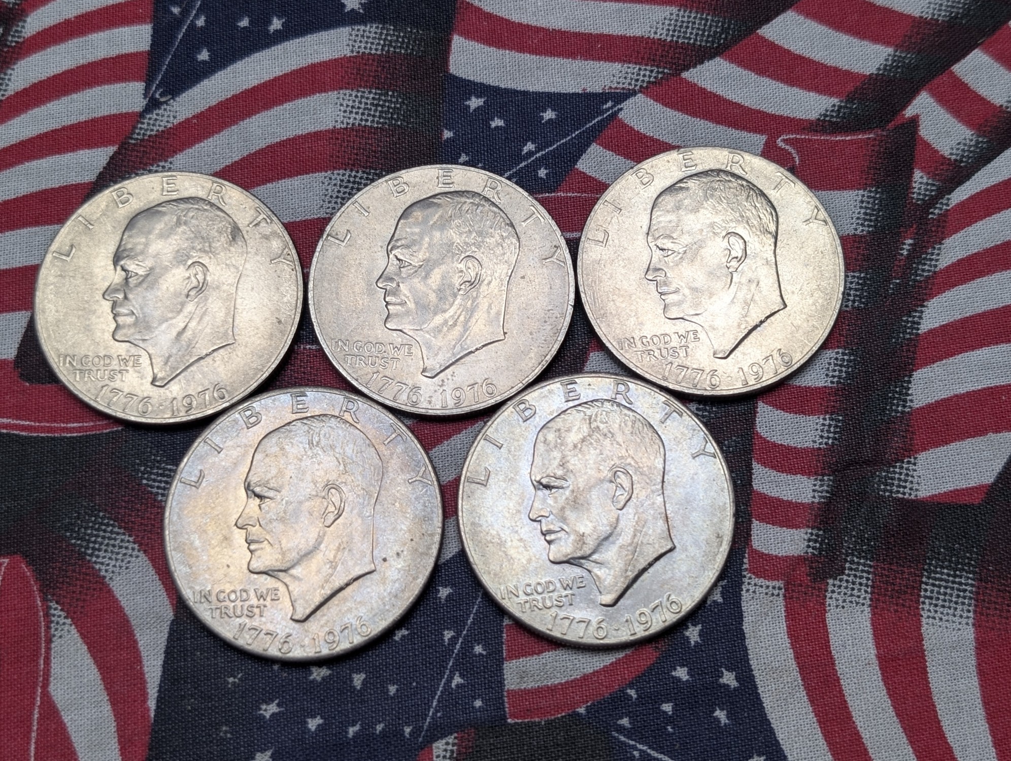 (5) 1976 Bicentennial Eisenhower Dollars