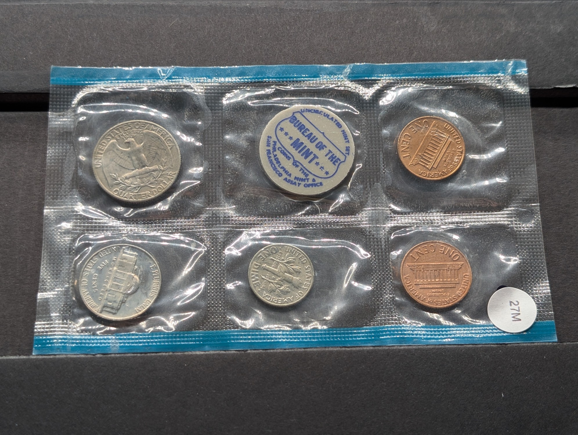 1969-P Only U.S. Uncirculated Mint Set, No Envelope - Includes "S" Mint Mark Cent