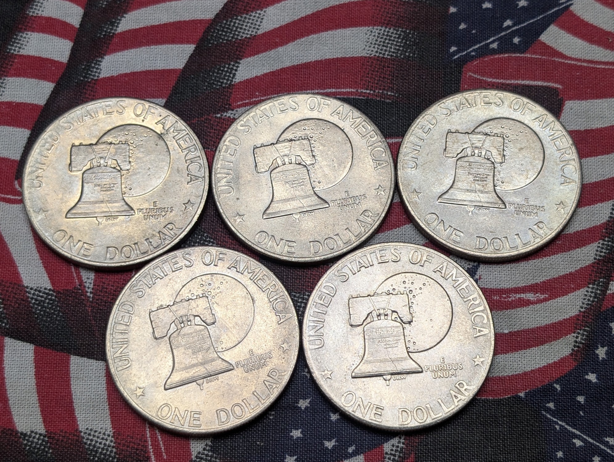 (5) 1976 Bicentennial Eisenhower Dollars