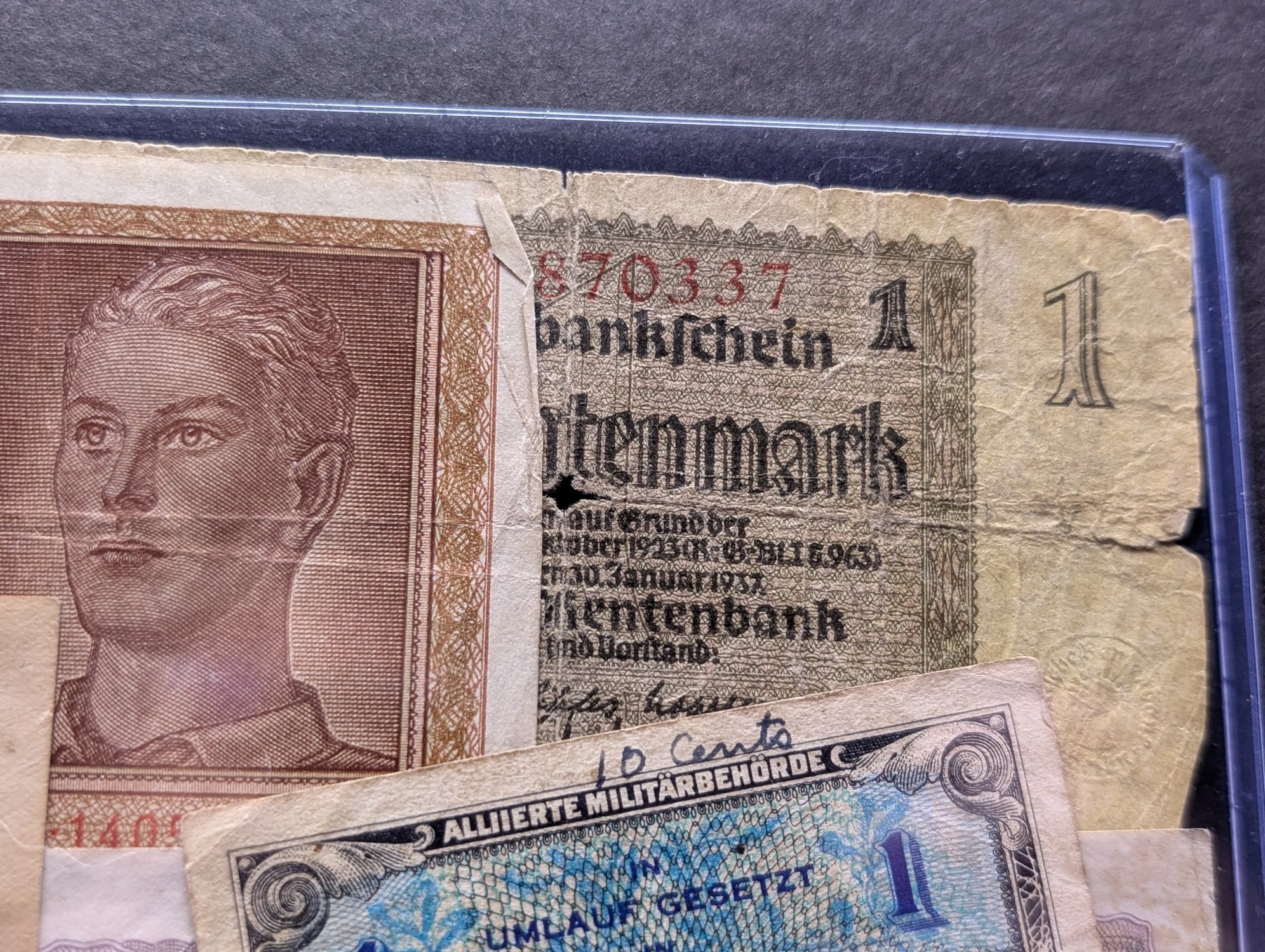(8) Assorted World Currency Notes in Display