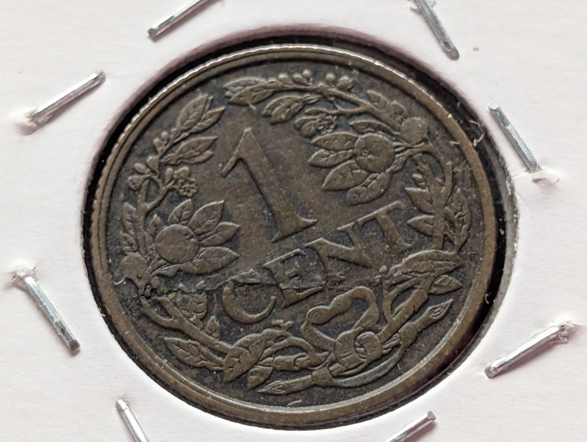 1919 Netherlands One Cent & 1933 Canada One Cent