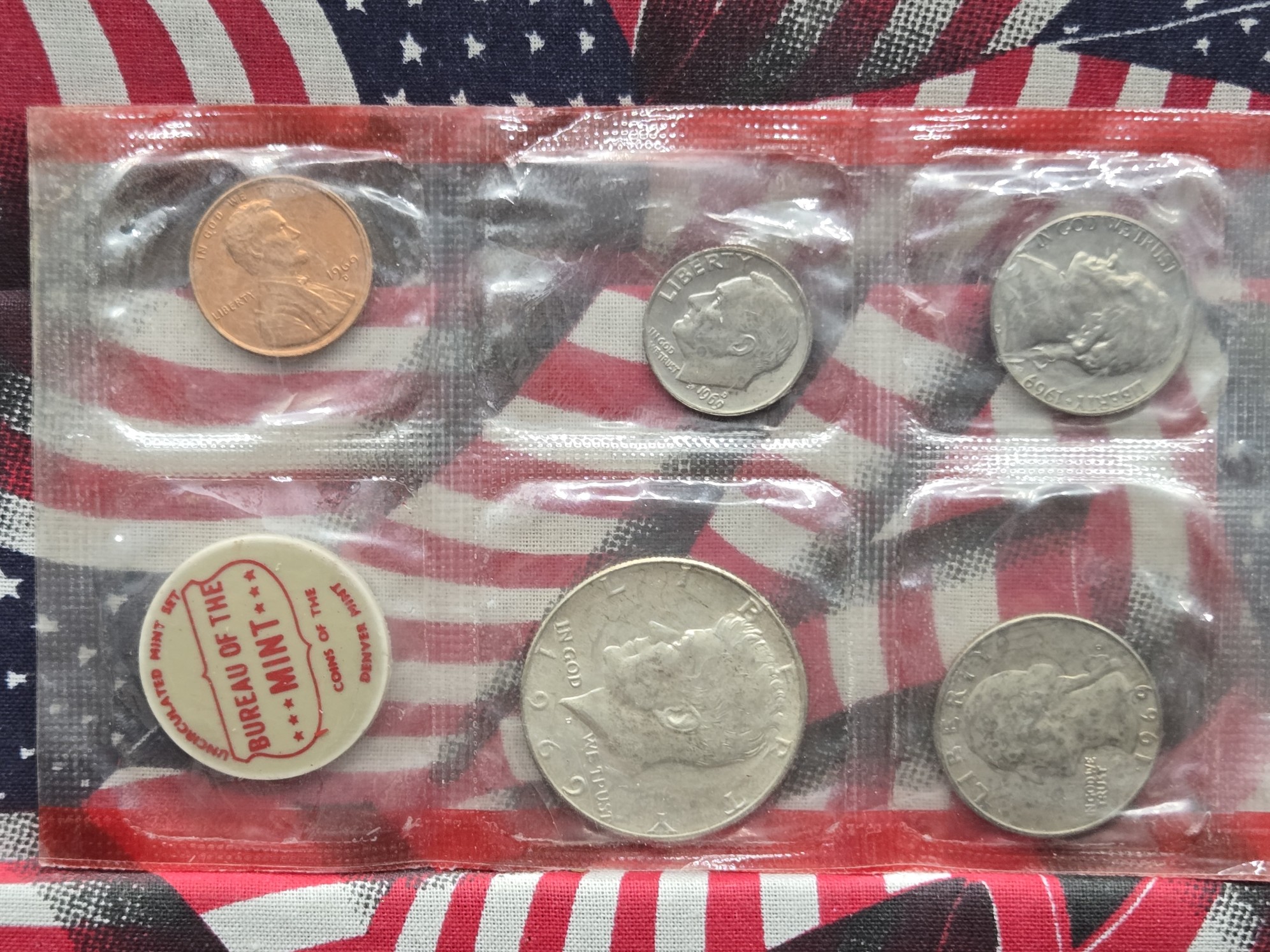 1969-D Only U.S. Unc. Mint Set, No Envelope - Includes 40% Silver Kennedy Half Dollar