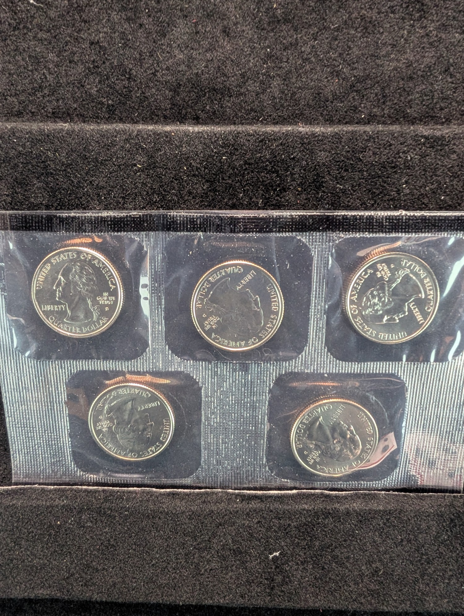 2002-D Only U.S. Mint Unc. Coin Set with State Quarters and Sacagawea Dollar in OGP w/ COA