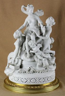 Sevres Porcelain Manufactory, 
Скульптура "Туалет Венеры" 1786г, Франция. Sevres Porcelain 