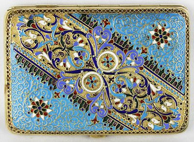 Зверев Николай Николаевич (1898-1912)
Старинный серебряный портсигар, украшенный перегородчатой 