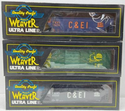 Modern Era Weaver O gauge freight cars in original boxes E.J.E. PS-1 40' box car 65233, two 