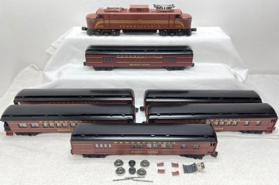 Modern Era Lionel O gauge 8551 Pennsylvania electric Broadway Limited passenger cars, two cars 
