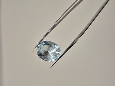 אקווה מרין, אבן חן טבעית מושלמת לשיבוץ בטבעת גדולה או תליון בצבע תכלת שקוף, צלולה עם תכלילים 