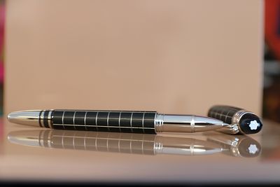 עט יוקרתי של חברת Montblanc מסוג starwalker rollerball בצבע שחור וכסוף במצב שמור מאוד (נמכרים 