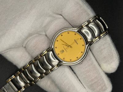 שעון וינטג' יפייפה של חברת Rado מדגם Florence עם זכוכית ספיר למניעת שריטות מדגם עם גוף ורצועה 