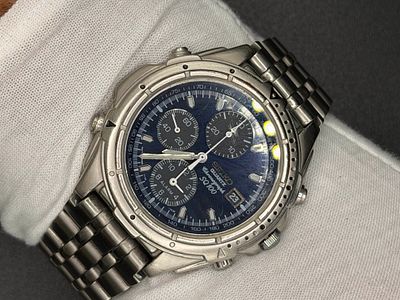 שעון וינטג' מנגנון קוורץ של חברת Seiko מדגם 7T32-7C40 במצב יפייפה , שמור מאוד בצבע כסוף עם 