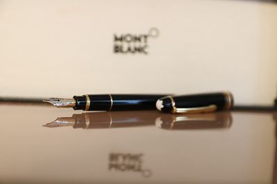 עט נובע ונדיר מאוד של חברת Montblanc (עט בגודל מיני דגם Mozart 75th Anniversary 114) עם ציפורן 