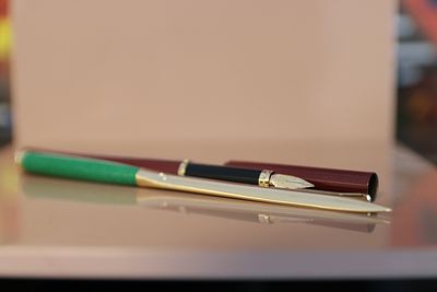 זוג עטי Vintage של חברת Elysee הכולל עט נובע עם ציפורן זהב אמיתי 14 קראט (נדיר לדגם הזה) בצבע 