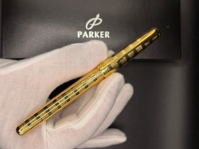 עט יפייפה בצבע זהב של חברת Parker מדגם Sonnet מיוצר בצרפת, ציפורן 18k חתומה, עט פשוט יפייפה, לא 