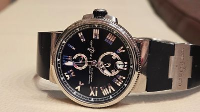 שעון מהמם ויוקרתי של חברת Ulysse Nardin השויצרית הידועה במנגנונים איכותיים בקוטר 45 מ"מ. שעון 