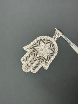 תליון חמסה חדש של מעצב התכשיטים Sahar- Diamond &amp; Art עשוי זהב לבן 14K, משובץ 93 יהלומים 