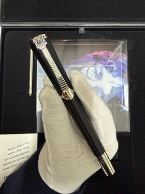עט Montblanc חדש של ג'ון לנון מהביטלס עם אריזה מקורית של החברה היוקרתית בעולם העטים במהדורה 