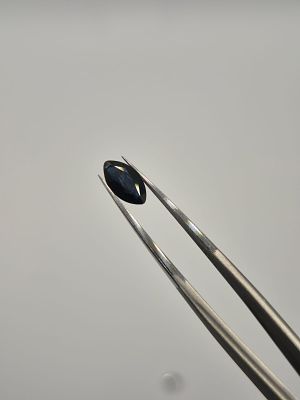 שתי אבני חן טבעיות מסוג ספיר מהממות לשיבוץ בחיתוך מרקיזה במשקל כ- 1.15 קראט. מושלמות לשיבוץ 