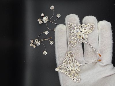 ארבע סיכות שיער לאירועים או לכלות- מעיזבון של חנות שנסגרה, תכשיטים מברזיל בעבודת יד (נמכרים 