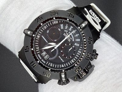 שעון מהמם וענק של חברת INVICTA מדגם 10188 עם רצועה מקורית בצבע שחור וגוף מתכתי שחור. השעון גדול 