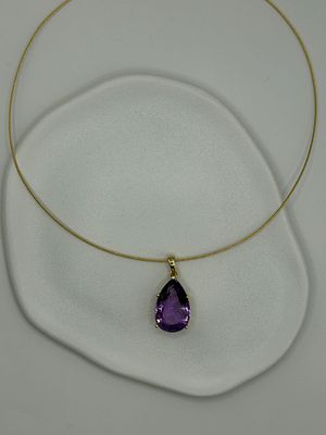 תליון מהמם וחדש שעוצב על ידי Sahar-Diamond &amp; Art מזהב 14K עם אבן אמטיסט בחיתוך טיפה Pear 