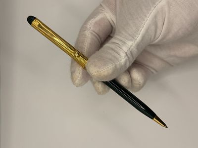 עט Ballpoint וינטג' של חברת Harrods knightbridge בצבע שחור וזהב כולל קופסה מקורית