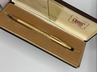 עט Ballpoint של חברת Cross הוותיקה כולל קופסה מקורית, עט אספני במצב טוב כולל סימני זמן לאור 