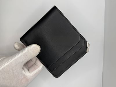ארנק Montblanc לגבר דגם MB-114667. מגיע ישירות מהחנות, ללא קופסה. פריט יפייפה. ייתכנו סימני 