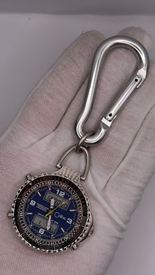שעון כיס של חברת Colibri London במצב מעולה NOS, לוח בצבע כחול דיגיטלי ואנלוגי, פריט וינטג' 
