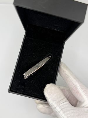 סיכת תפס לעניבה של חברת Dupont היוקרתית. פריט יפייפה כולל קופסה. מגיע ישירות מהחנות דגם 