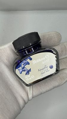 דיו חדש של חברת פליקן Pelikan בצבע כחול, מגיע ישירות מהמחסן של החנות, קופסה במצב חדש, מיכל חדש 