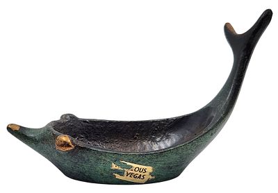 מאפרת ברונזה בפטינה ירוקה "סברה" "SABRA" ישראליאנה, מעוצבת כלוויתן, חתומה, אורך 12 ס"מ