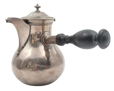 קנקן כסף 950 "אר-דקו" צרפתי עתיק, ידית עץ , משפך מעוצב כשפתיים, חתום, גובה 11.5, משקל 140 גרם