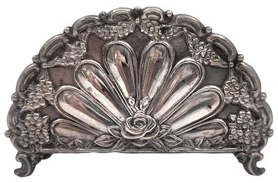 מפיון כסף גבוה (נבדק) מעוטר פרחים ופירות, אורך 15 ס"מ, משקל 111 גרם