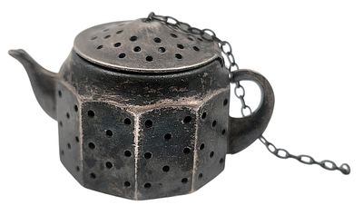 מסננת תה כסף סטרלינג עתיקה, מעוצבת כקומקום, חתומה, אורך 4.5 ס"מ, משקל 19 גרם