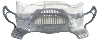 סנטר פיס פיוטר "ORIVIT" גרמניה "יוגנדסטיל", כולל כלי זכוכית תואם, חתום, אורך 25 ס"מ