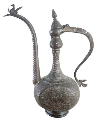 אפטבה נחושת Qajar dynasty פרסי עתיק, מעוטר חריטה ושרידי ציפוי בדיל, גובה 36 ס"מ