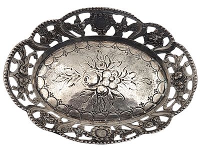 צלוחית כסף 800 עתיקה, מעוטרת חריטה עדינה, חתומה, אורך 9.5 ס"מ, משקל 28 גרם