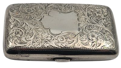 קופסת הרחה כסף סטרלינג, ציפוי זהב פנימי, צ'סטר אנגליה 1907, מעוטרת חריטה עדינה, חתומה, 8X5 ס"מ 