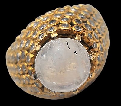 טבעת זהב 18K משובצת שטיח יהלומים טבעיים מסביבה, אבן מרכזית הוחלפה לאופל, מידה 44, משקל 10.5 גרם