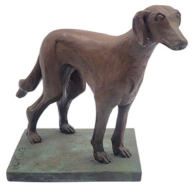 אליעזר ויסהוף, כלב ציד, פסל ברונזה גדול ומסיבי, חתום, גובה 20 ס"מ, אורך 30, 4.5 ק"ג.