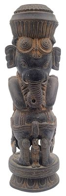 טוטם ברונזה הודי עתיק וכבד, מעוטר בדמויות האלים גנש וגארודה, גובה 44 ס"מ