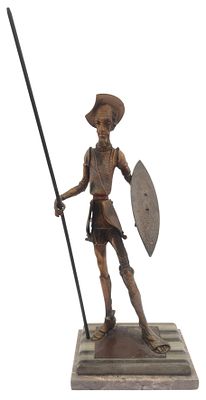 דון קישוט, פסל ברונזה על בסיס שיש, גובה 58 ס"מ. 
פריט שביר או בגודל ו/או במשקל חריג, אריזה 