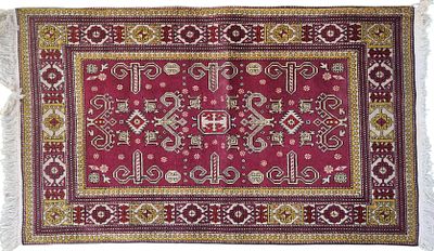 שטיח צמר קווקזי בעבודת יד, מצב כחדש, 140X85 ס"מ. 
השטיחים משומשים ויתכנו כתמים, שפשופים קלים 