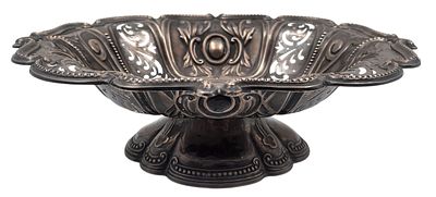 קערת כסף סטרלינג שפילד אנגליה 1895, מעוטרת עבודת ניסור חסר, חתומה, אורך 25 ס"מ, משקל 370 גרם