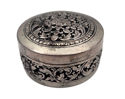 קופסת הרחה כסף 800 עתיקה, חתומה, קוטר 40 מ"מ, משקל 10 גרם