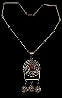 ענק כסף גבוה (נבדק), אורך 52 ס"מ, התליון 10 ס"מ, משקל 57 גרם