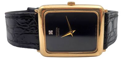 שעון יד CITIZEN יפן, קוורץ, לוח 30X25 מ"מ. 
"בית המכירות אינו מתחייב לתקינות של שעונים ופריטים 