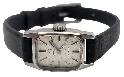 שעון יד OMEGA DE VILLE שוויץ, מכני, קוטר 15 מ"מ. 
"בית המכירות אינו מתחייב לתקינות של שעונים 